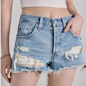 Levi’s 501® ORIGINAL FIT HIGH RISE WOMEN'S SHORTS Distressed Frayed Hem Size 30